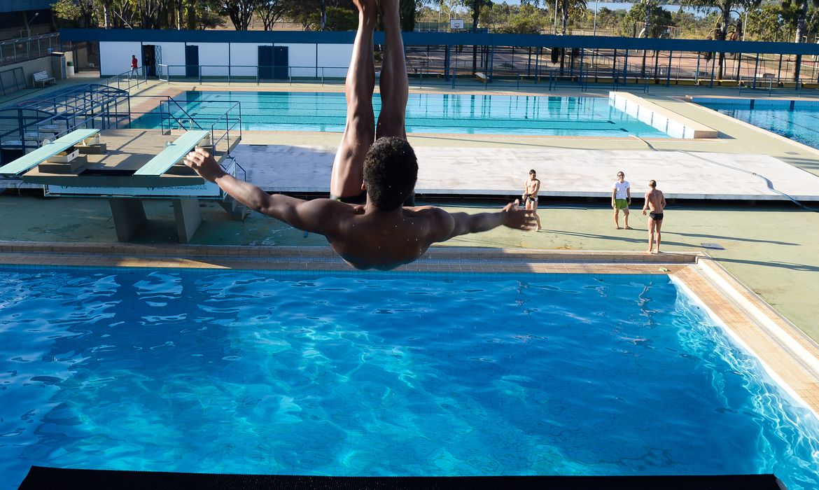 Câmara aprova auxílio emergencial para trabalhadores do esporte