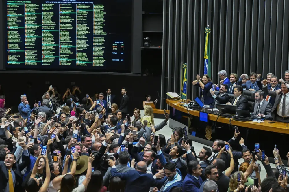 Congresso precisa votar 34 MPs que afetam combustíveis, moradia e INSS