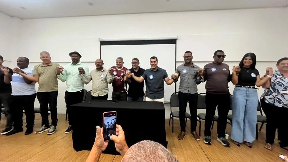 Jurandy Carvalho desiste de disputar vaga na Alba e anuncia apoio à pré-candidatura de Tom