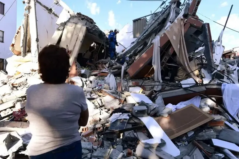 Colômbia sofre com roubos após terremoto e mais de 130 mortos