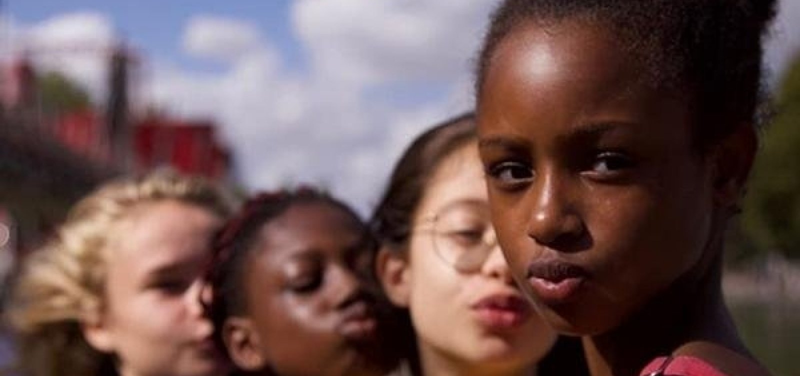 Governo Federal pede censura de filme da Netflix acusado de sexualizar crianças