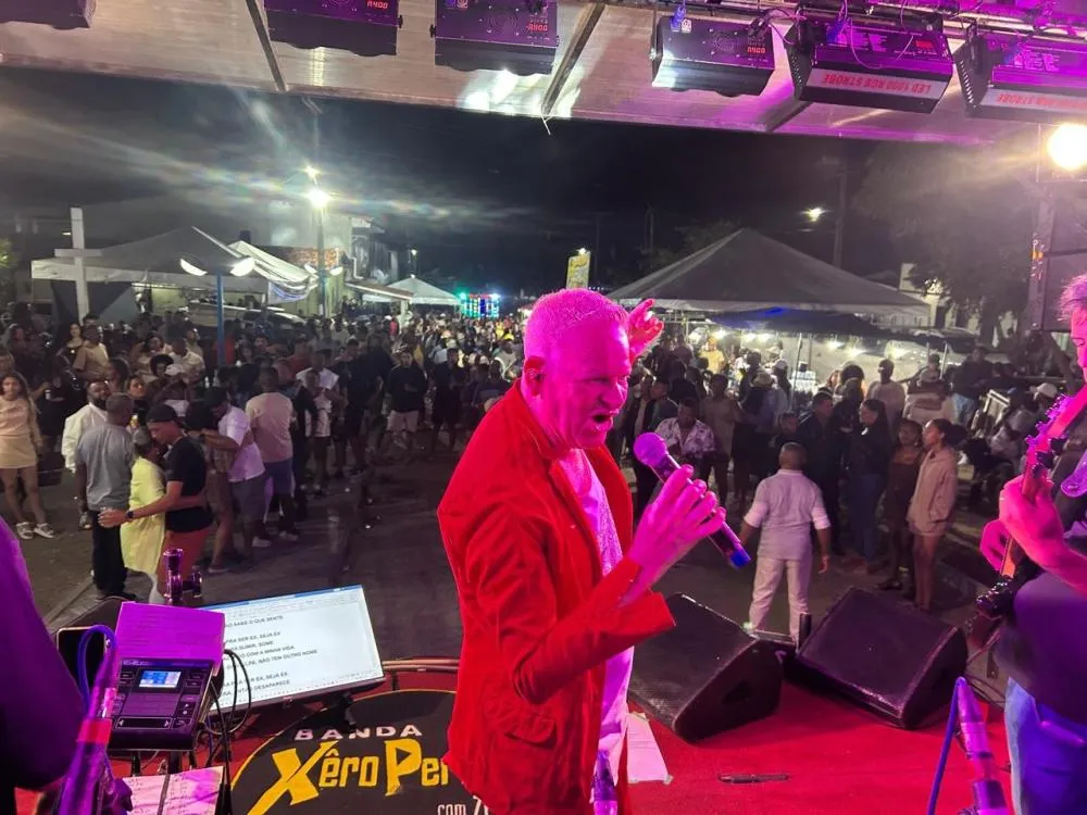 Banda Xêro Perfumado anima público em Chapada de Candeal com repertório eclético e participação dos moradores