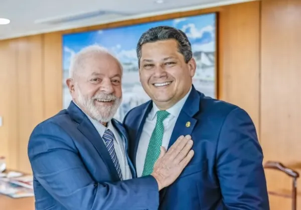 PT evita confronto com Alcolumbre após adiamento da PEC 6×1