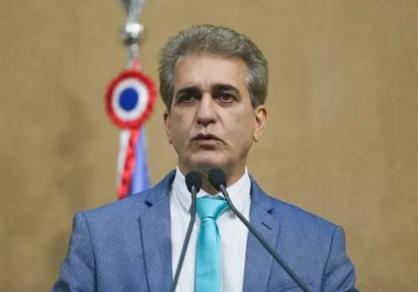 Robinson contradiz proposta de ACM Neto: “Se o Pix Saúde é a solução, por que não fez em Salvador?”