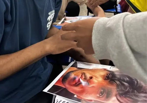 Os estudantes teriam participado da atividade usando máscaras de homens envolvidos em casos de violência contra mulheres, como o ex-goleiro Bruno, o ex-jogador Daniel Alves e Lázaro Barbosa (Foto: reprodução/g1 Bahia)