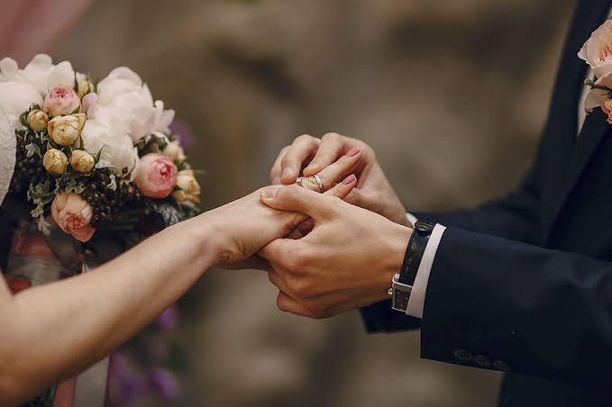 Festa de casamento com 100 convidados é interrompida no Rio de Janeiro