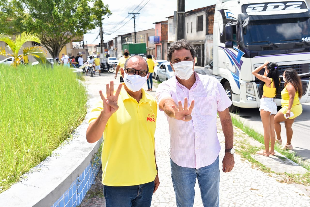 Beto Tourinho abre campanha com grande carreata em Feira de Santana
