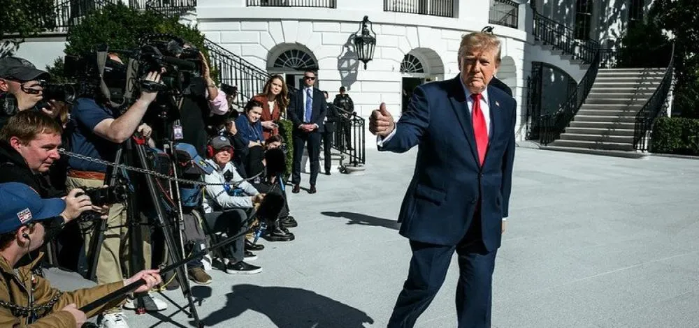 Trump diz que não vai se envolver após carta de Flávio Bolsonaro com acusações de fraude
