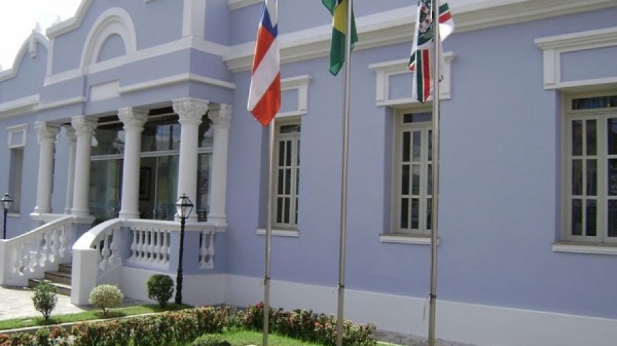 Câmara determina investigação sobre servidores inscritos no auxílio emergencial