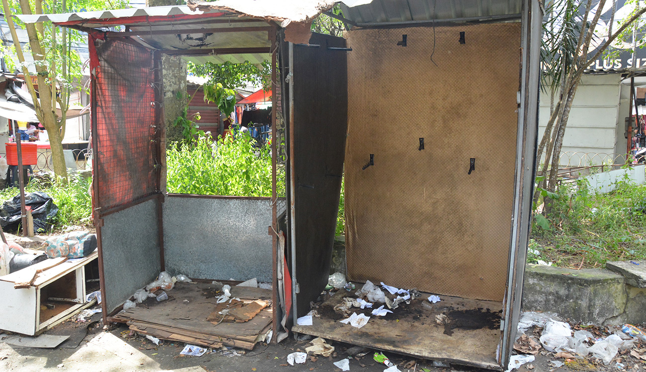 Remoção de barracas da Praça do Lambe-Lambe revela situação insalubre de trabalhadores