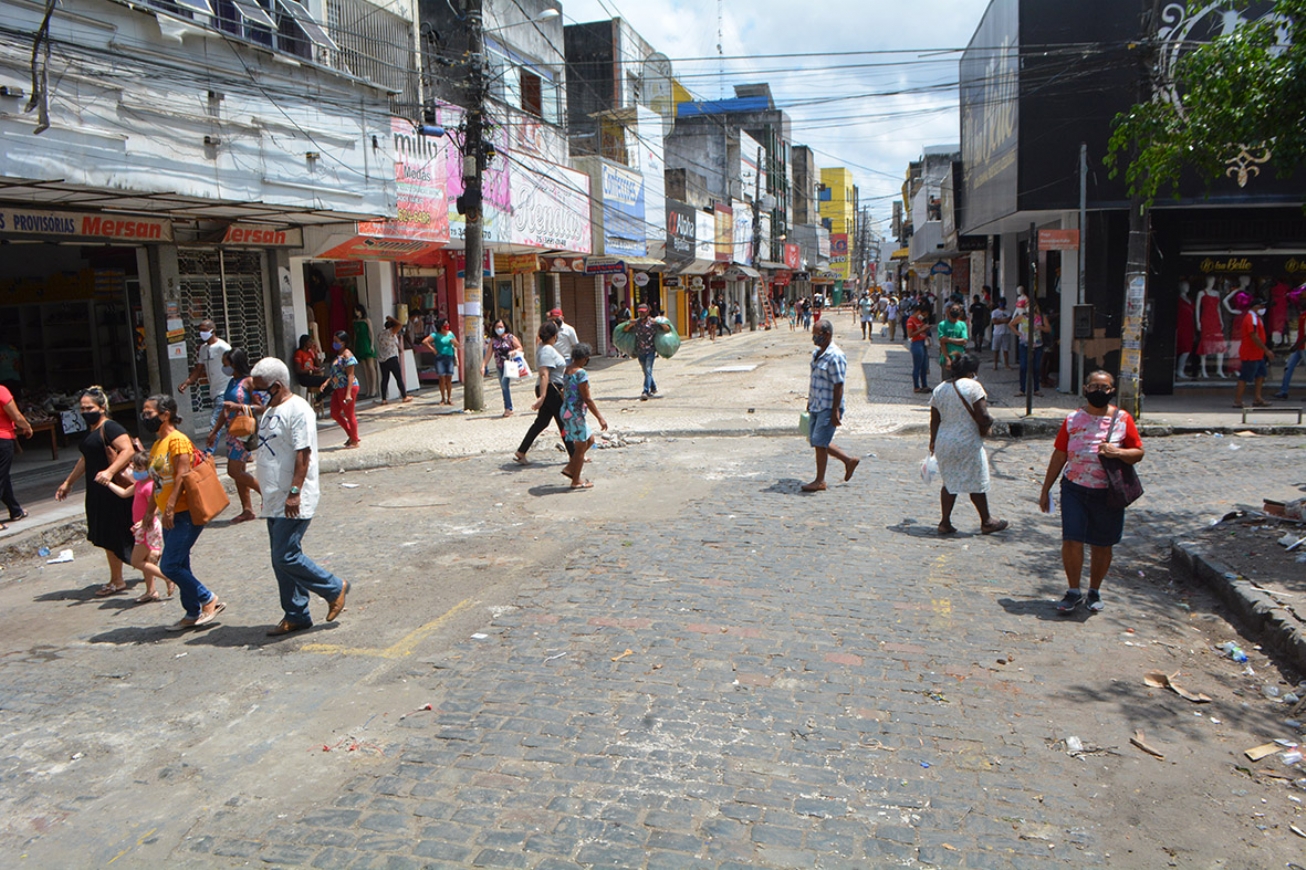 Prefeitura conclui remoção das barracas da Sales Barbosa