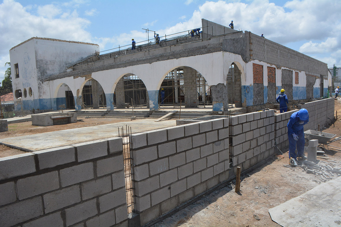 Construção do Centro de Educação Complementar chega a 60% em Feira de Santana