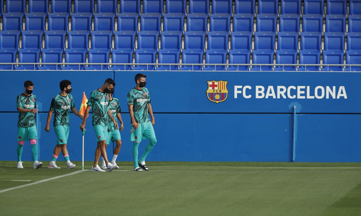 Covid: Barcelona inicia processo de corte de salários após prejuízos