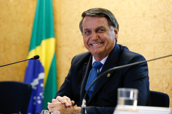 Nova pesquisa aponta que Bolsonaro vence Lula, Moro e Doria nas eleições de 2022