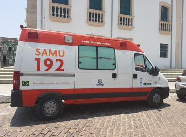 Grávida de gêmeos entra em trabalho de parto na BR-324; um dos bebês nasce em ambulância
