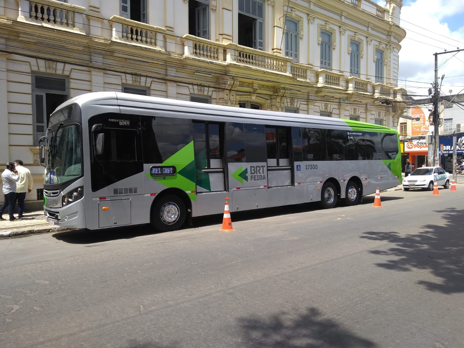 Ônibus do BRT chegam a Feira de Santana e Prefeitura inicia operação assistida nesta quarta