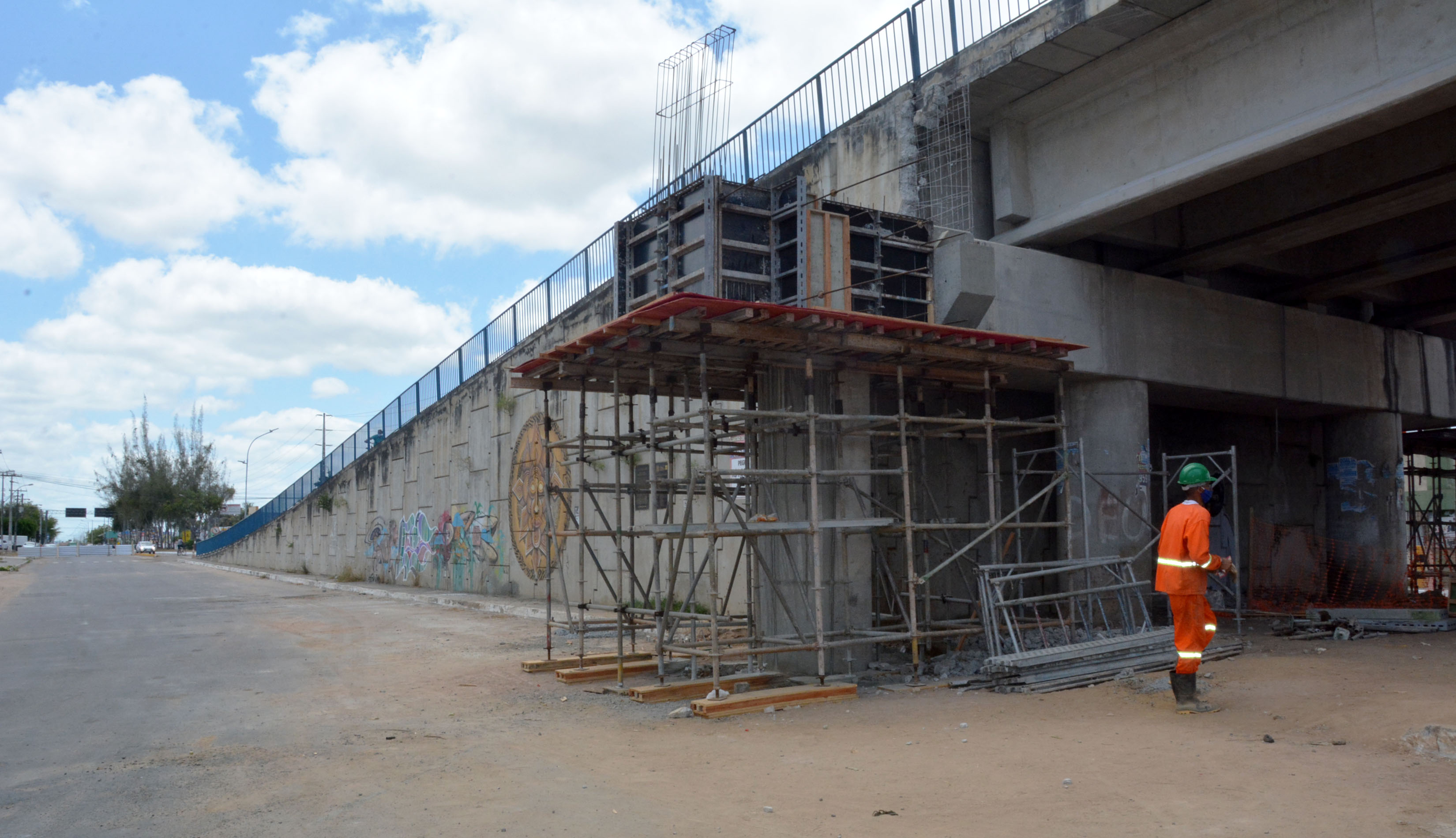 Trecho da avenida Noide Cerqueira será fechado também aos feriados