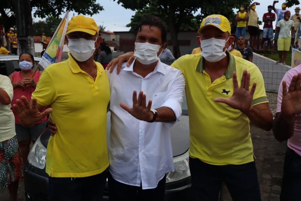 João Bahia realiza carreata em Amélia Rodrigues