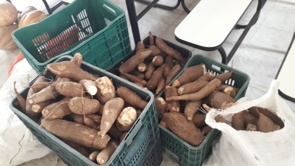 Mais de três toneladas de alimentos são entregues pelo Estado em Feira de Santana