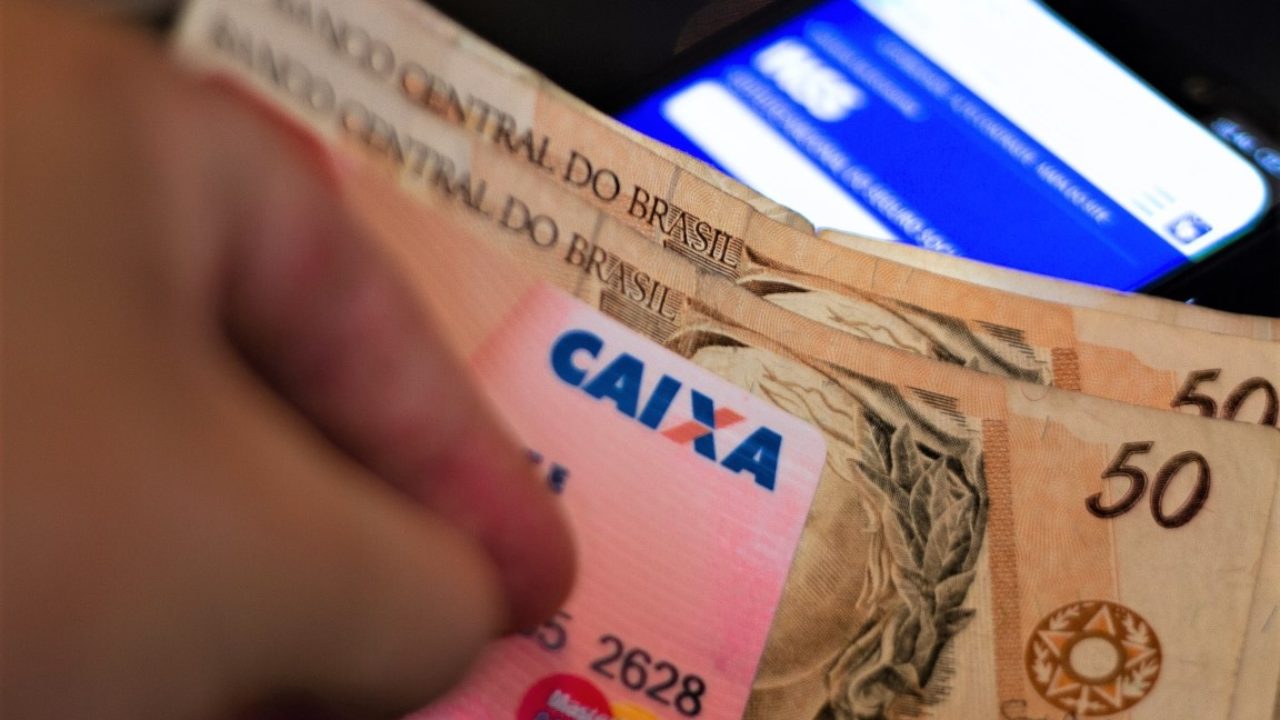 Governo admite que não há previsão para pagamento do 13º do Bolsa Família em 2020