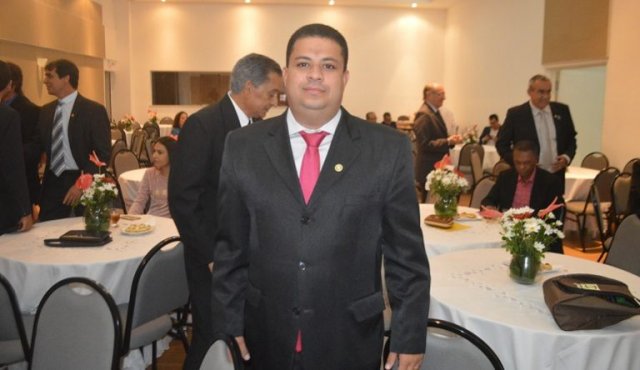 Vereador mais votado em 2004 aos 23 anos, Luciano Paim diz que sofreu resistência na CMFS