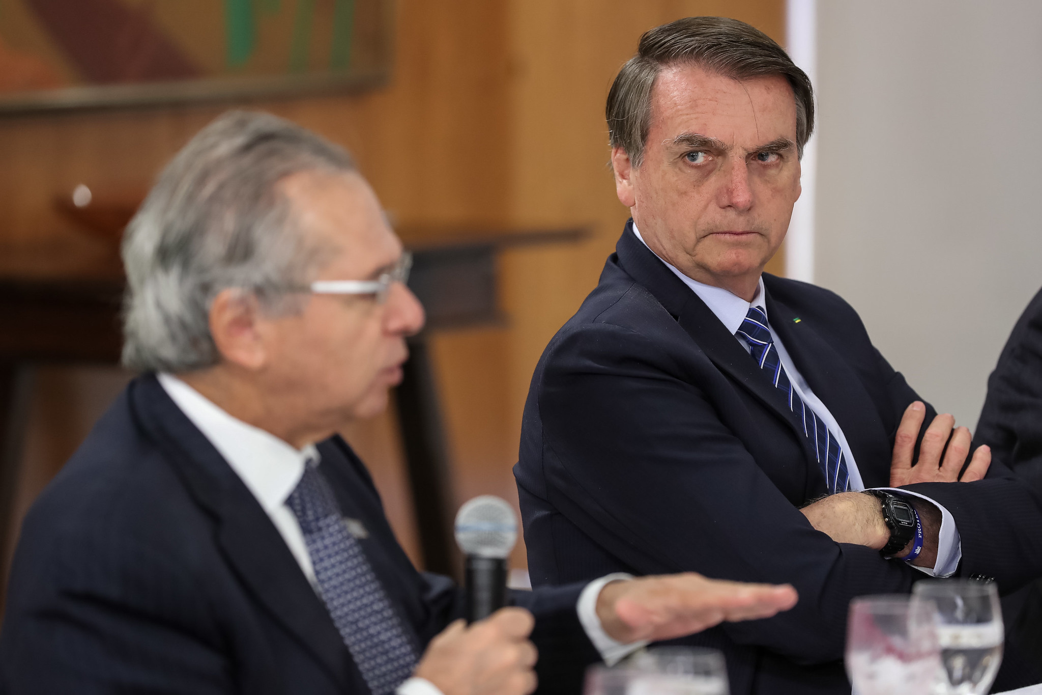 Após críticas, Bolsonaro revoga decreto sobre privatizações no SUS