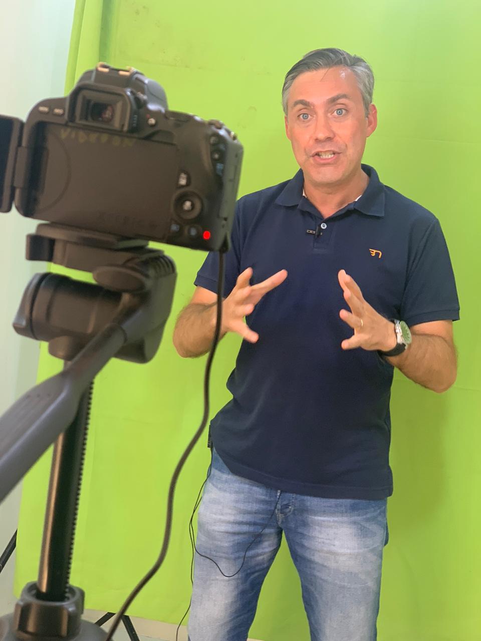 Justiça nega pedido de Colbert para retirada de vídeo das redes sociais de Carlos Medeiros