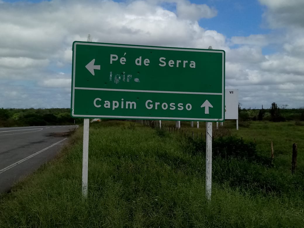 Buracos aumentam com as chuvas na BA-233, sentido Pé de Serra; veja