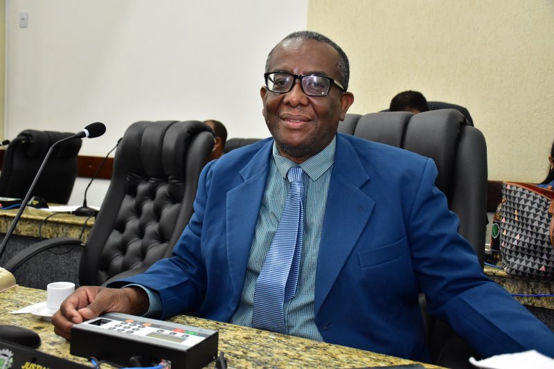 Justiniano França assume vaga de Eremita Mota, que deixou a Câmara para ser secretária