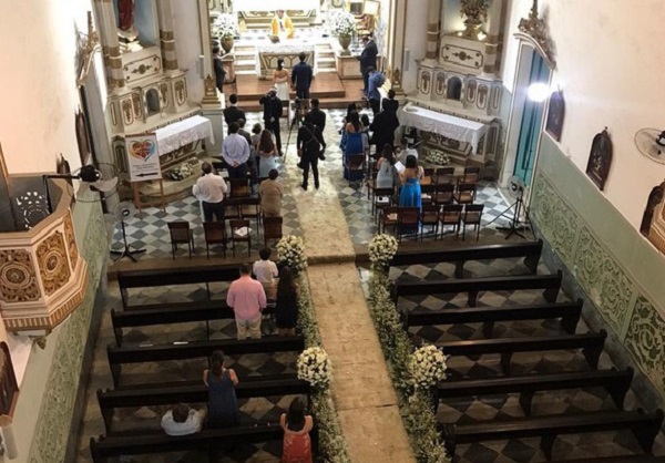 Governo da Bahia libera casamentos e formaturas para até 200 pessoas