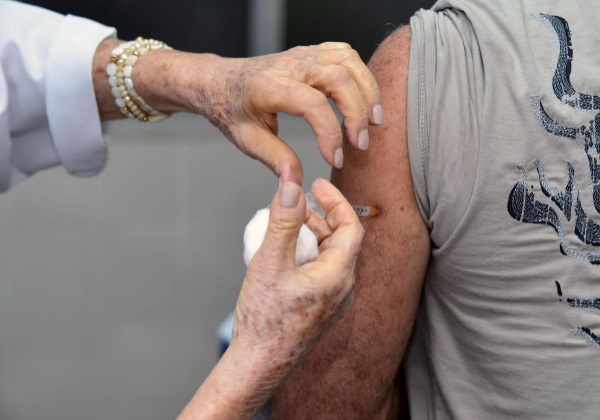 Reino Unido inicia nesta terça-feira plano de vacinação contra o coronavírus