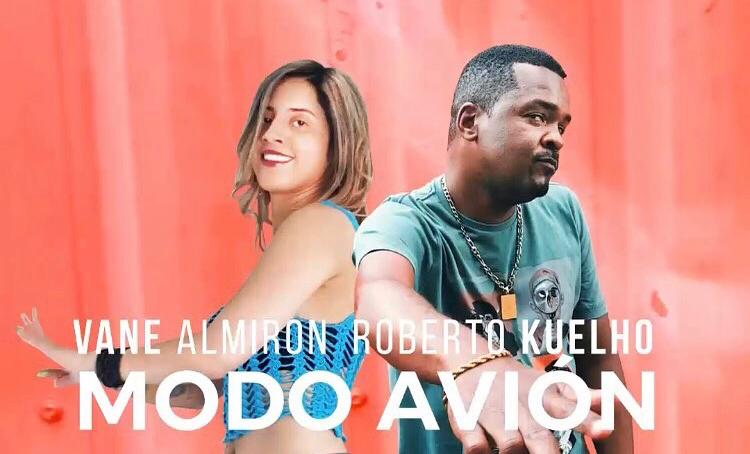 Feat de Roberto Kuelho e venezuelana performa bem no YouTube
