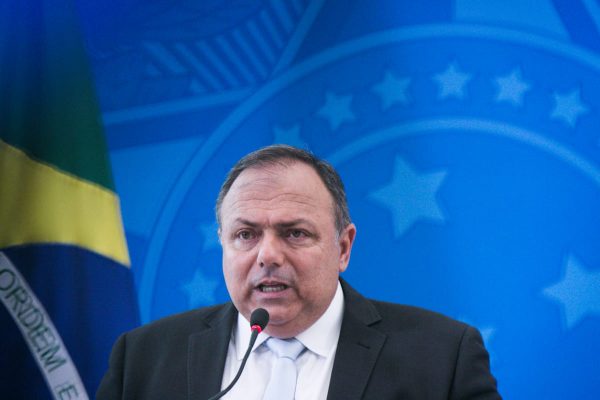 Brasil tem 300 milhões de doses de vacinas contra Covid-19, diz Pazuello
