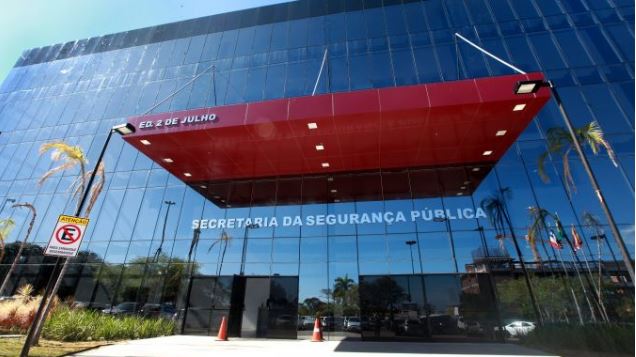 PF cumpre mandados no gabinete do secretário de Segurança Pública