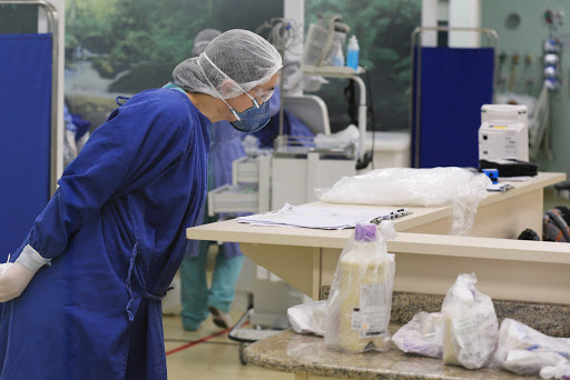 Covid-19: Ocupação das UTIs volta a subir e alcança 78%; casos ativos têm leve queda