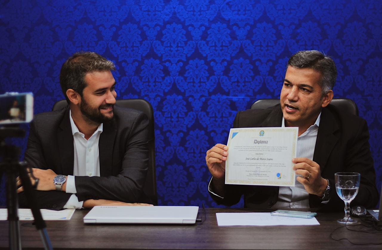 Carlos Matos anuncia seus sete secretários em Riachão do Jacuípe