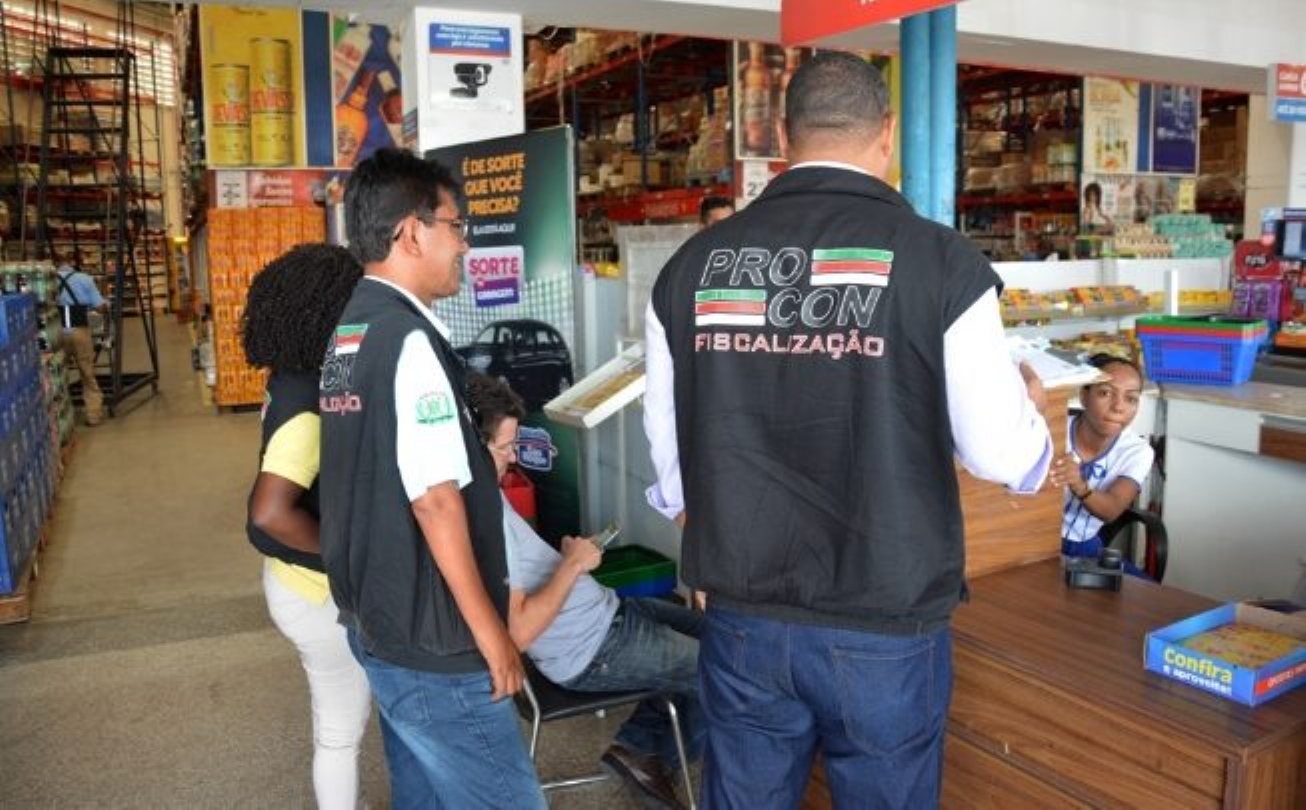 Procon divulga pesquisa de preços de produtos da ceia natalina