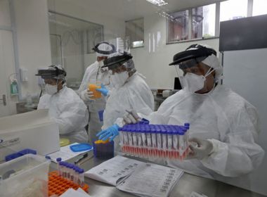 Número de casos ativos da Covid-19 cai na Bahia; ocupação de UTis fica em 77%