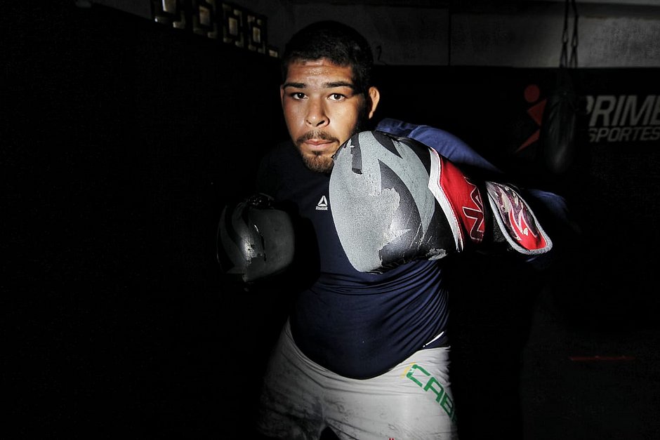 Feirense Carlos Boi quer 'sair na mão' contra australiano no UFC