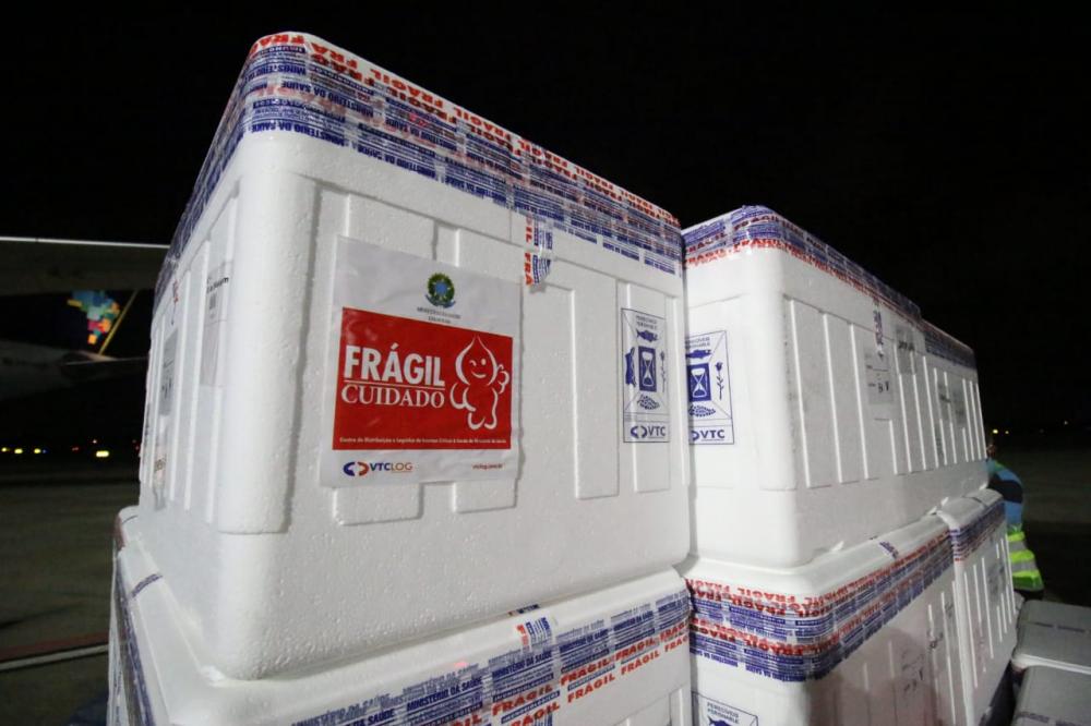 Bahia recebe mais de 376 mil doses de vacina contra a Covid-19