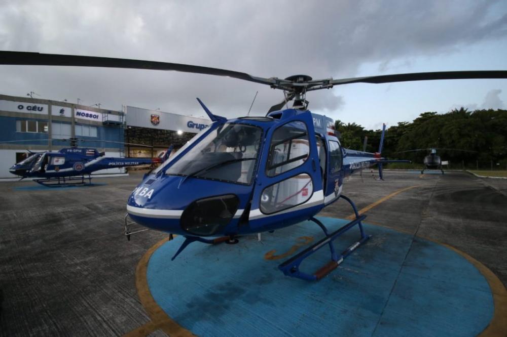 Helicópteros da PMBA e Casa Militar finalizam transporte aéreo de vacinas no interior
