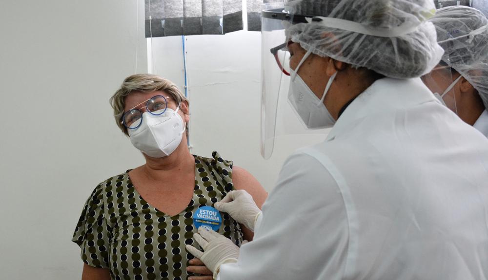 Secretaria de Saúde dá a largada à vacinação no Hospital de Campanha