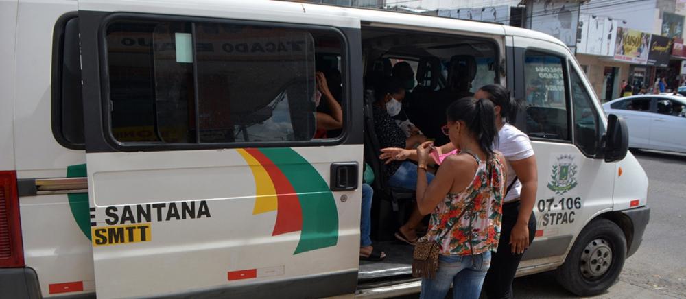 107 vans e micro-ônibus atendem boa parte dos bairros, zona rural não foi afetada