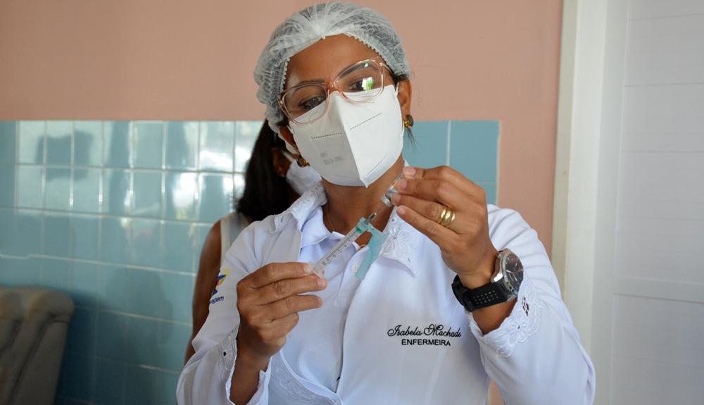 Terceiro dia de imunização alcança instituições de idosos, hospitais e policlínicas