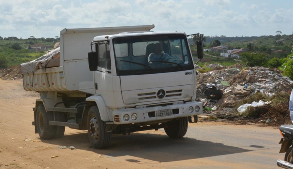 Feira: Serviços Públicos emitiu 157 notificações de terrenos baldios em 2020