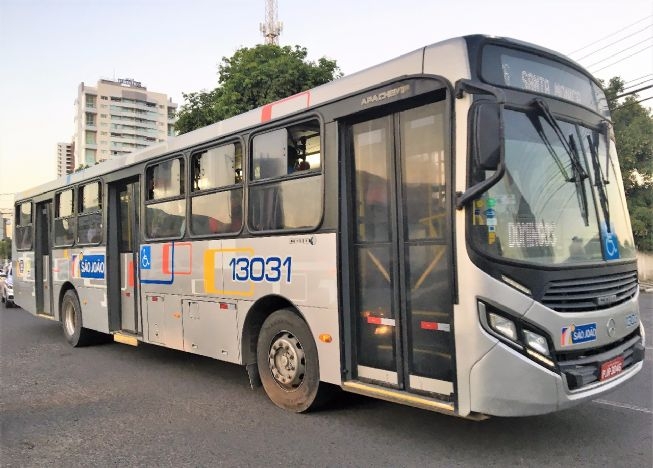 Ônibus do transporte urbano voltam a circular normalmente em Feira