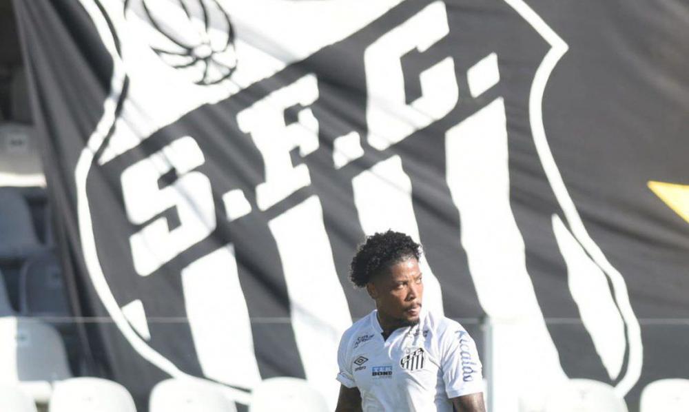 Com apoio de Pelé e Neymar, Santos busca 4º título da Libertadores