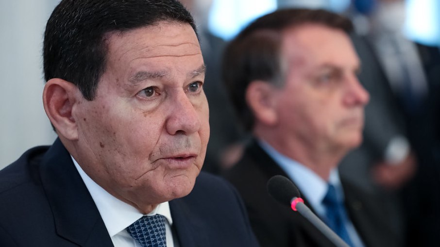'Não há nenhuma motivação' para impeachment de Bolsonaro, diz Mourão