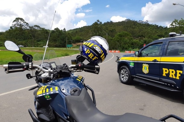 'Tudo tranquilo', diz Inspetor da PRF sobre baixa adesão dos caminhoneiros à Greve geral