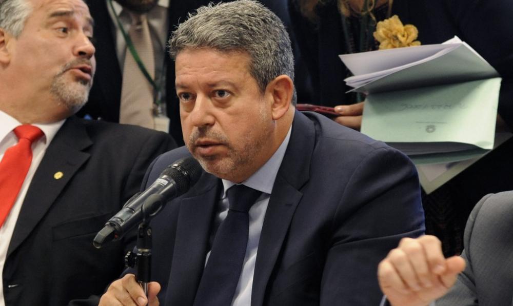 Arthur Lira, do PP, é eleito presidente da Câmara em 1º turno com apoio de Bolsonaro